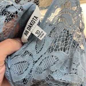 BB Dakota Lace dress light blue with underlay